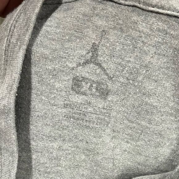 Air Jordan Boys T-Shirt Graphic Printed Short Sleeve Crew Neck Pullover Gray XL - Picture 4 of 5